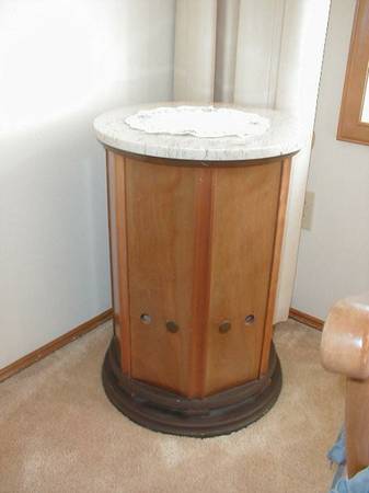 Empire Royal Grenadiers Speakers with marble tops 2