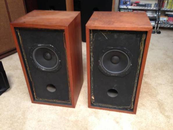 JBL LE-8 Speakers 2