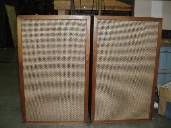 Universal CX-300 Hi-Fi Speakers