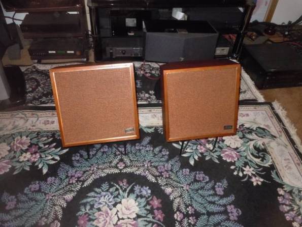 Vintage Wharfdale W-35 speakers VG condition 2