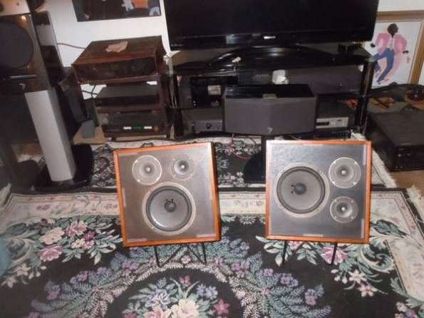Vintage Wharfdale W-35 speakers VG condition