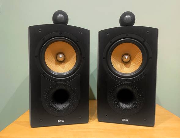 Bowers and Wilkins B&W 805 Nautilus Stereo Speakers