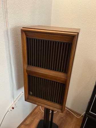 McIntosh ML-1C speakers with stands