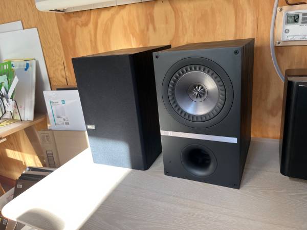 KEF Q300 Speakers, Pair