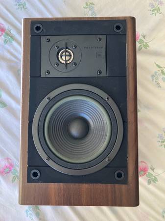 JBL LX22 Bookshelf Speakers